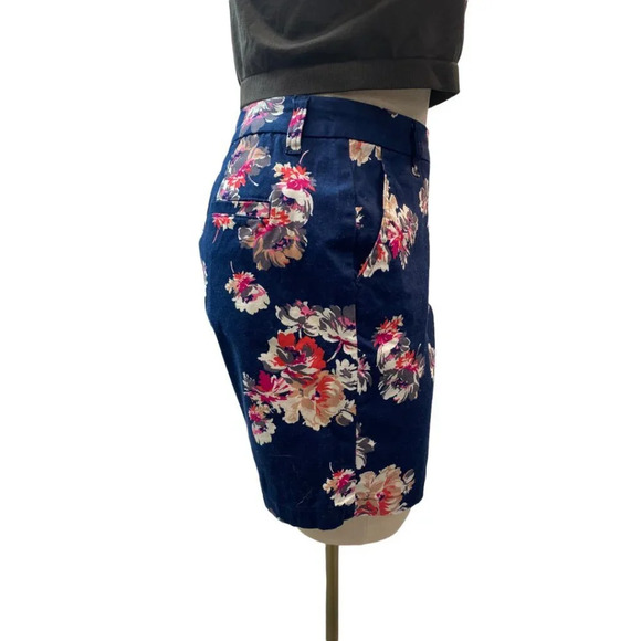 Riders by Lee Navy Blue Pink Floral Floral Shorts - Picture 3 of 6